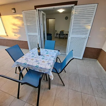 Lorena Appartement *